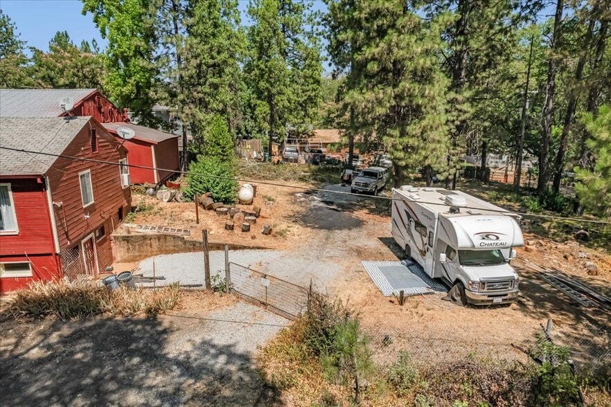 More Photos Of 21375 Main St, Lakehead Restaurant For Sale