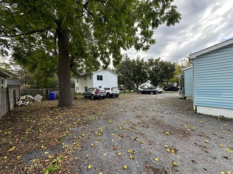 More Photos Of 7501 Rhode Island Ave, College Park Office For Sale