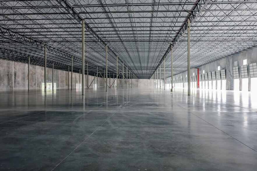 More Photos Of 14825 International Airport Blvd, Jacksonville Unknown For Lease