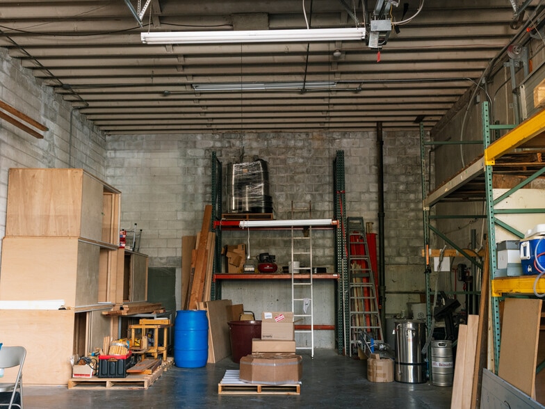 More Photos Of 212-234 SE 12th Ave, Portland Warehouse For Sale