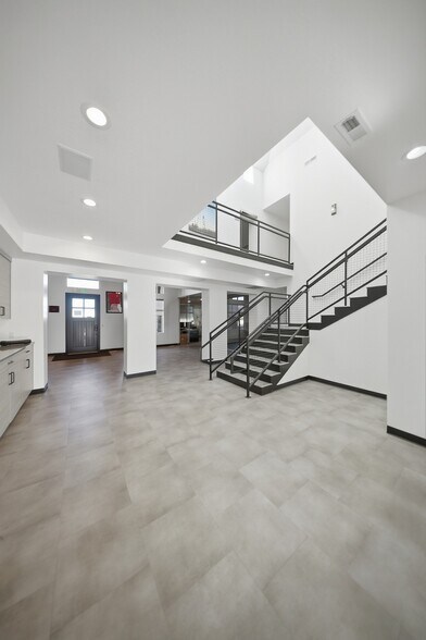 More Photos Of 526 N 400 W, North Salt Lake Office For Sale