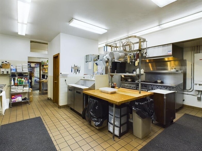 More Photos Of 234 E 1st St, Powell Hotel For Sale