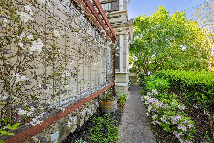 More Photos Of 1645 Main St, Napa Apartments For Sale