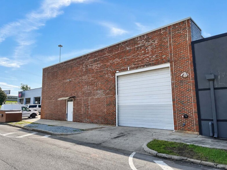 More Photos Of 917 6th Ave N, Birmingham Warehouse For Lease