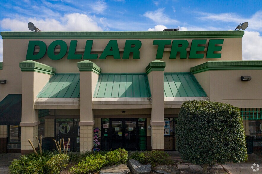 More Photos Of 8411-8419 N Dale Mabry Hwy, Tampa Unknown For Lease