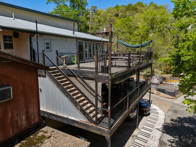 More Photos Of 10 Mountain St, Eureka Springs Restaurant For Sale
