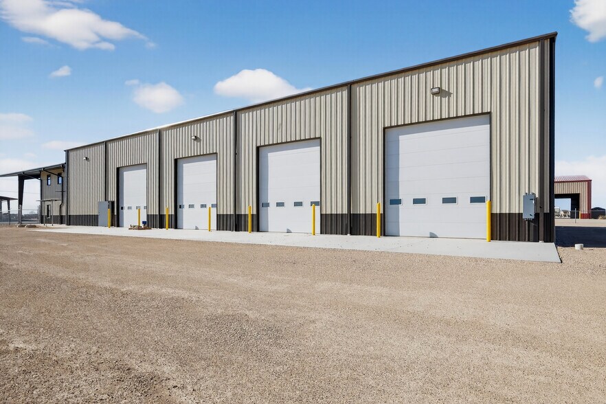 More Photos Of 16510 W Basin St, Odessa Warehouse For Sale