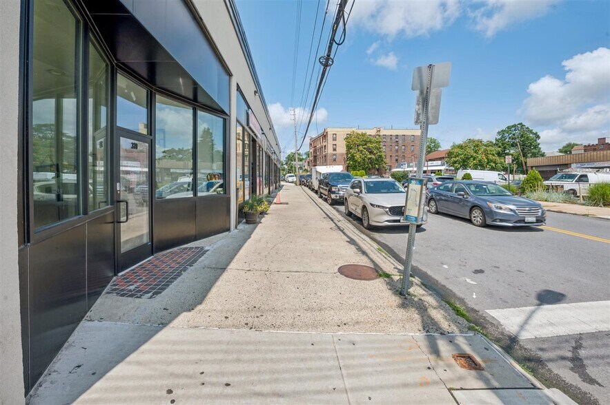 More Photos Of 320 Webster Ave, New Rochelle Storefront For Sale