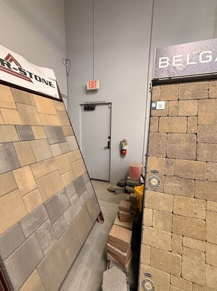 More Photos Of 39301 Badger St, Palm Desert Warehouse For Sale