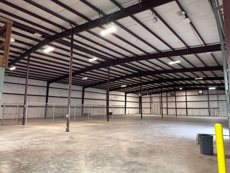 More Photos Of 3841 Ranch Road 620 S, Austin Showroom For Lease