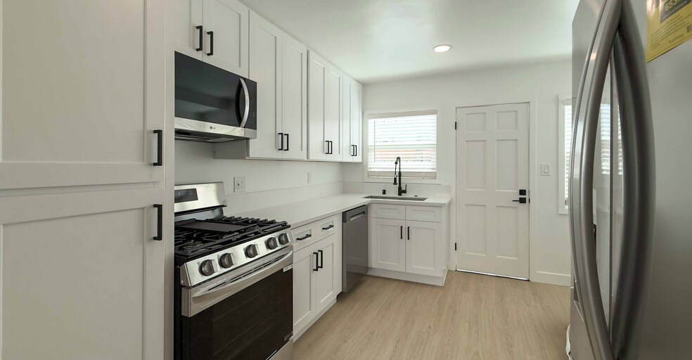 More Photos Of 4513-4523 Cleveland Ave, San Diego Apartments For Sale