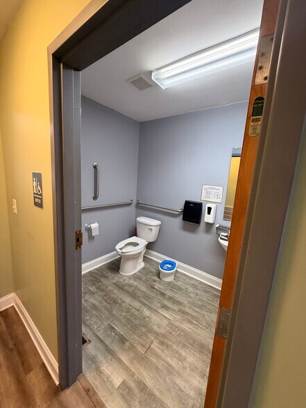 More Photos Of 736 Saluda Lake Rd, Greenville Daycare Center For Sale