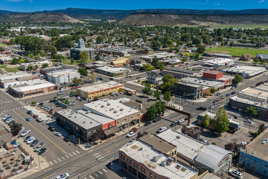 More Photos Of 121 NE 3rd St, Prineville Restaurant For Sale
