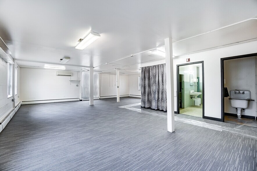 More Photos Of 1106 E High St, Springfield Schools For Sale