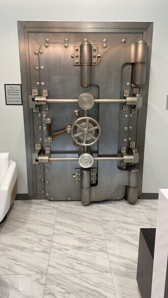 More Photos Of 7600 jericho Tpke, Woodbury Office For Lease