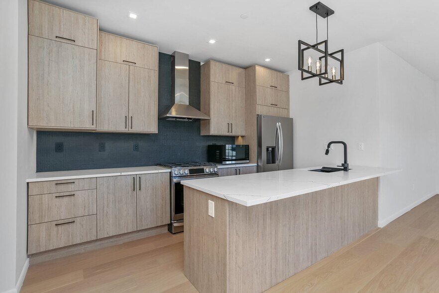 More Photos Of 63 Church St, Greenwich Apartments For Sale