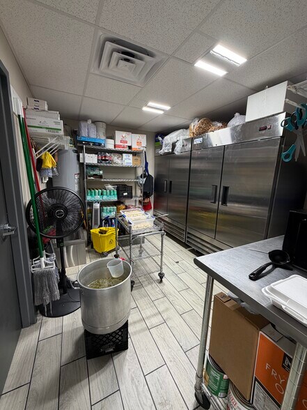More Photos Of 13649 Eastlake Blvd, El Paso Storefront For Lease