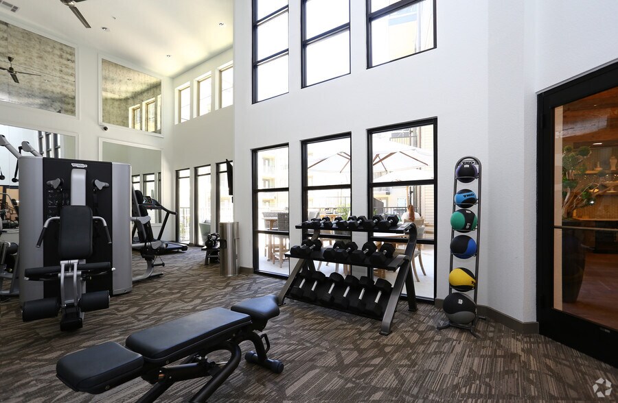 More Photos Of 403 E Koenig Ln, Austin Apartments For Lease