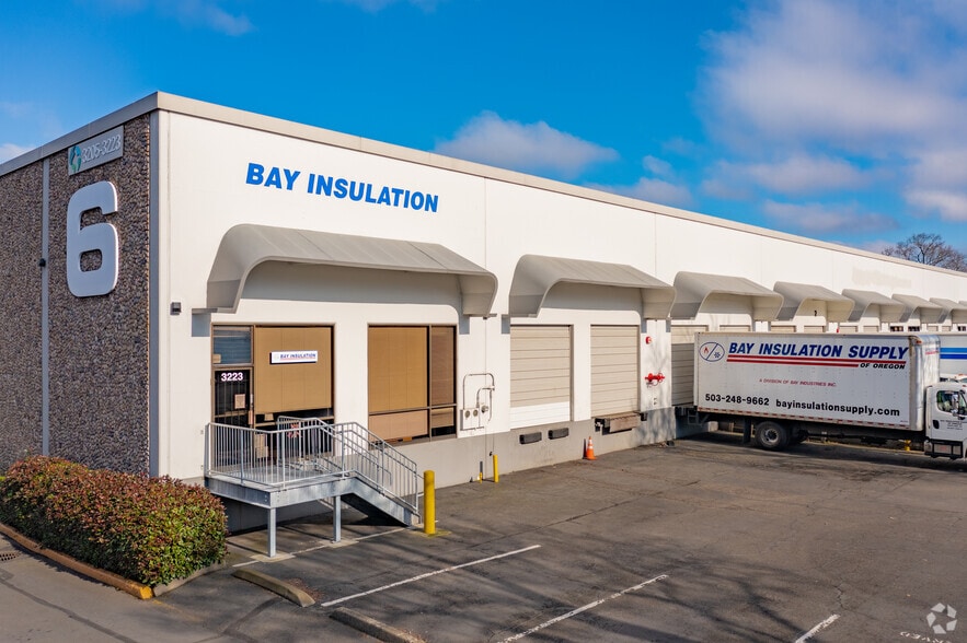 Primary Photo Of 3205-3223 NW Guam St, Portland Light Manufacturing For Lease