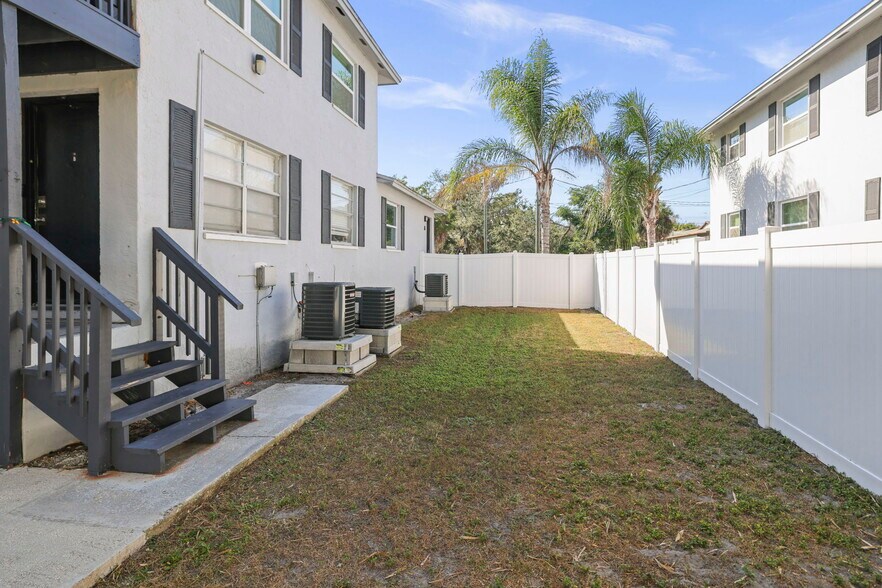 More Photos Of 7108 S Kissimmee St, Tampa Multifamily For Sale
