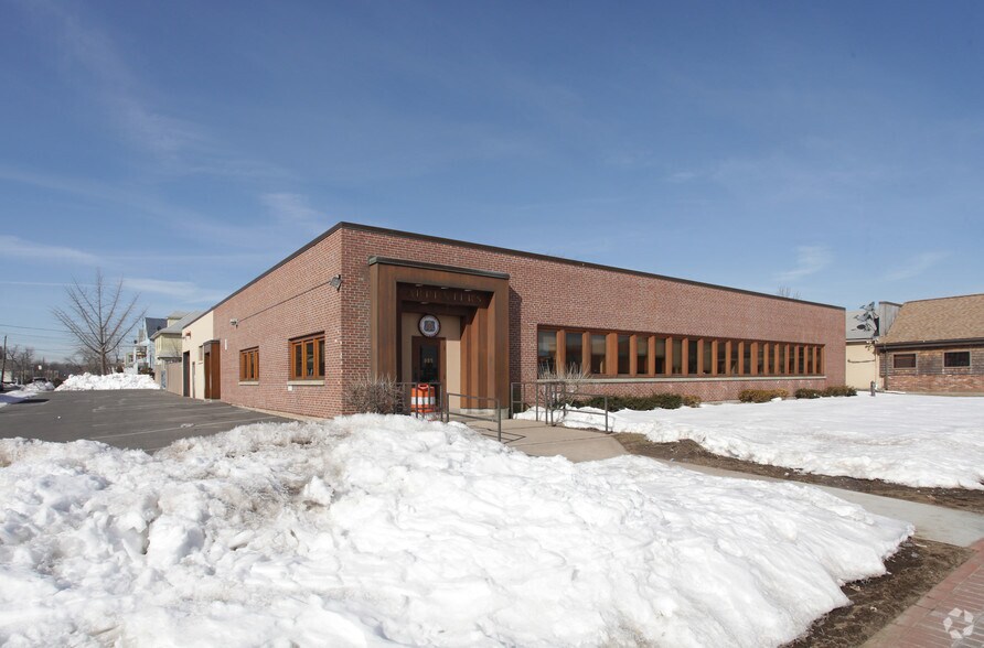 Primary Photo Of 885 Wethersfield Ave, Hartford Office For Lease
