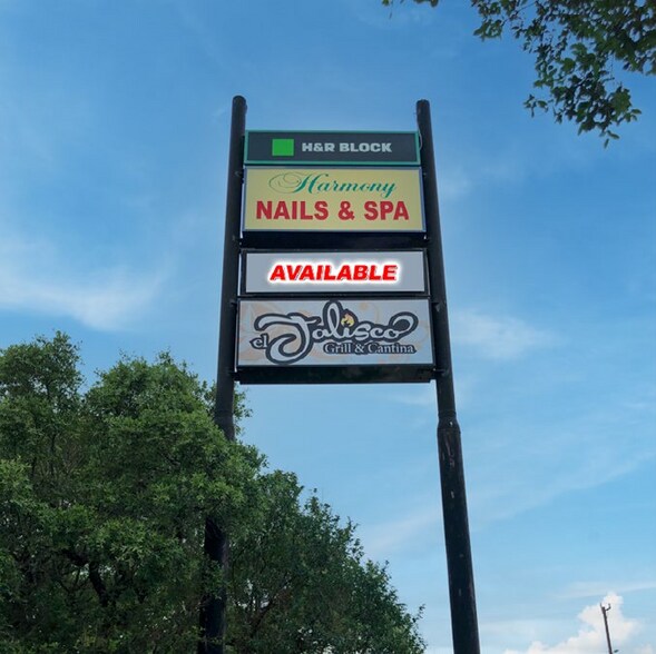 More Photos Of 17676 Blanco Rd, San Antonio Unknown For Lease