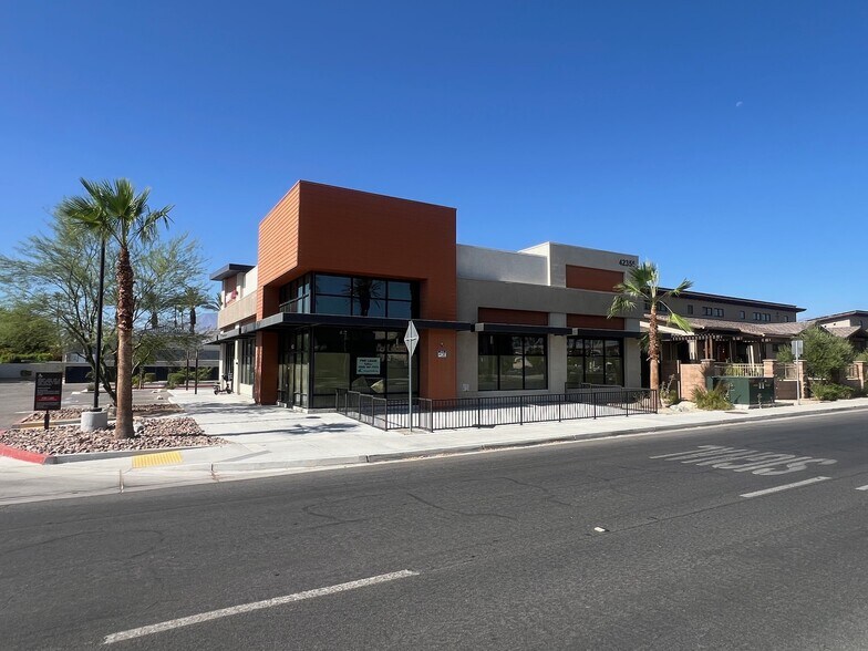 More Photos Of 42355 Washington St, Palm Desert General Retail For Lease