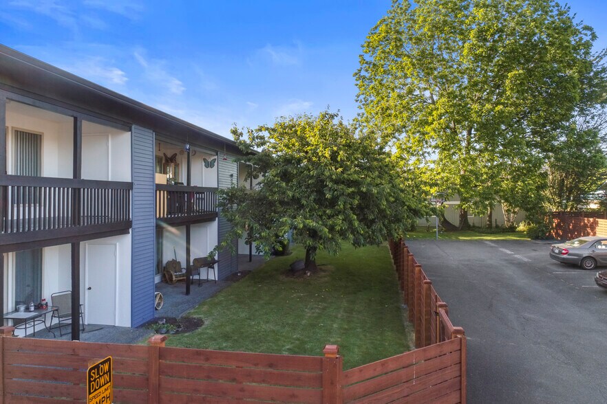 More Photos Of 7234 47th Ave NE, Marysville Apartments For Sale