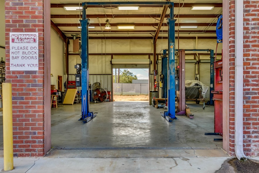 More Photos Of 1001 Mally St, Tuscaloosa Auto Repair For Sale