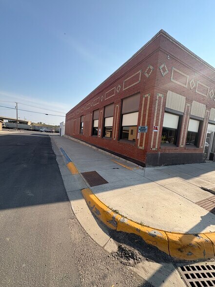 More Photos Of 333 Main St, Shelby General Retail For Sale