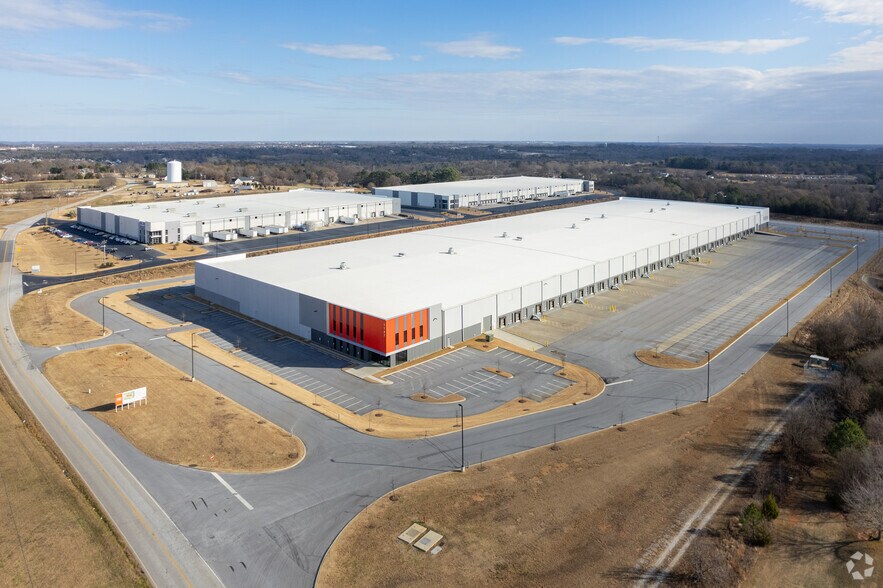 More Photos Of 1127 Woods Chapel Rd, Duncan Distribution For Lease