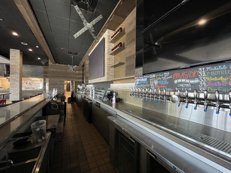 More Photos Of 4780 Cornell Rd, Cincinnati Movie Theatre For Sale