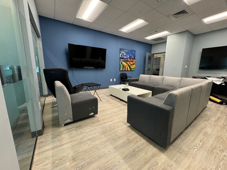 More Photos Of 1523 Elizabeth Ave, Charlotte Office For Lease