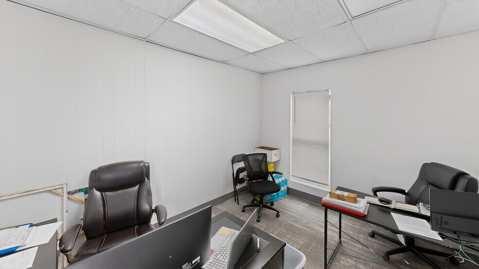 More Photos Of 515-519 18th St, Orlando Warehouse For Lease