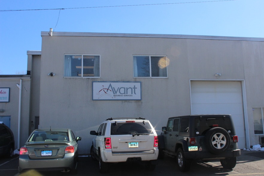 More Photos Of 130 Lenox Ave, Stamford Warehouse For Sale