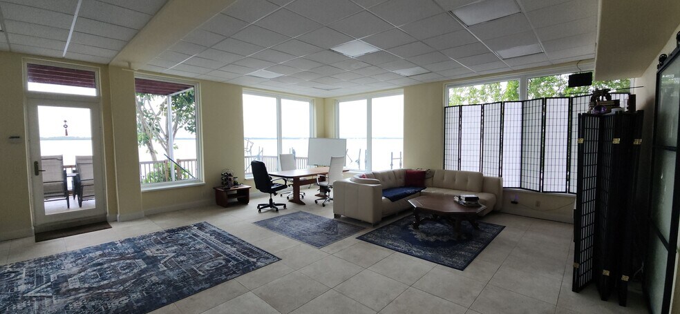 More Photos Of 3120-3131 E Riverside Dr, Fort Myers Flex For Sale