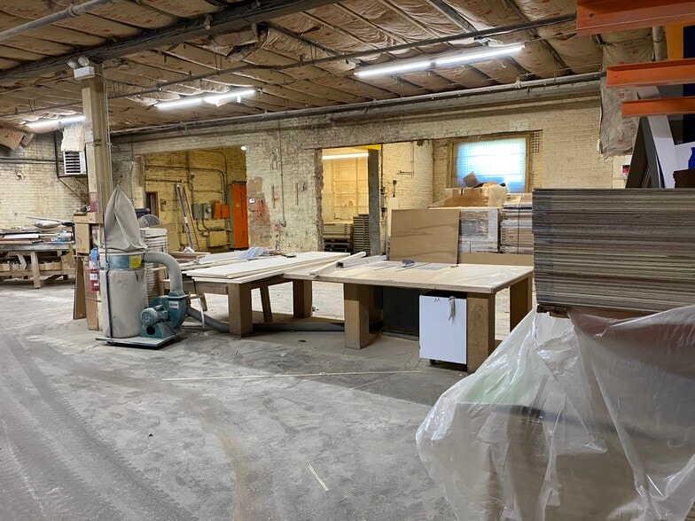 More Photos Of 401 N Leavitt St, Chicago Manufacturing For Sale