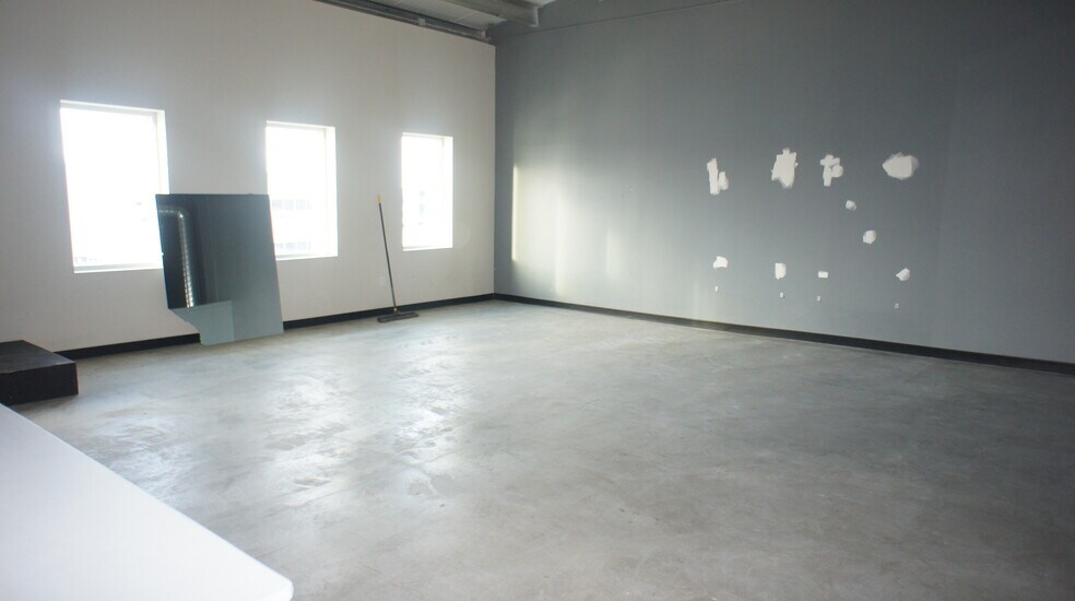 More Photos Of 280 Portage Clos, Sherwood Park Warehouse For Sale