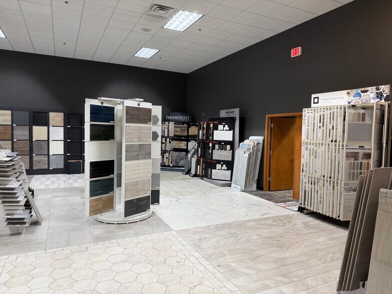 More Photos Of 4803 Michaels Dr, Appleton Freestanding For Sale