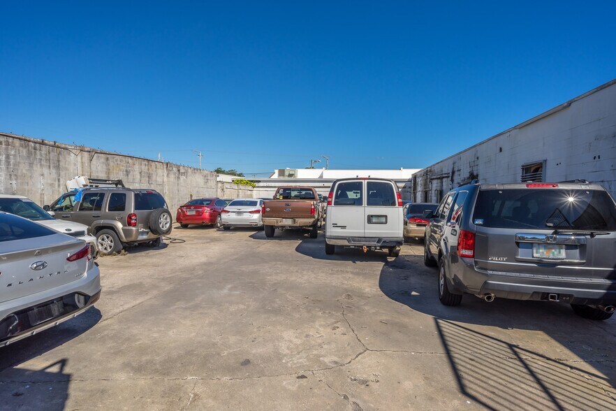 More Photos Of 1018 Orange St, Titusville Warehouse For Sale