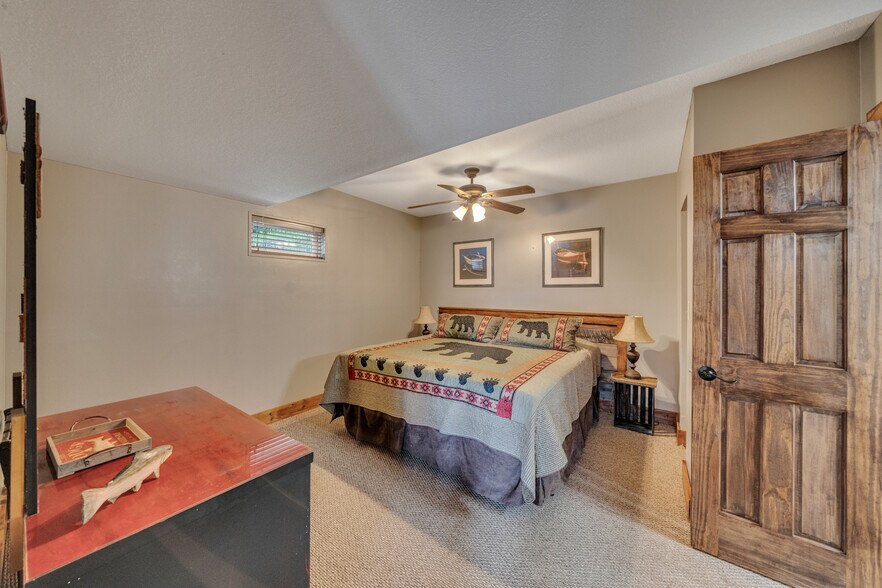 More Photos Of 2003 Bend of the Riv, Hiawassee Specialty For Sale