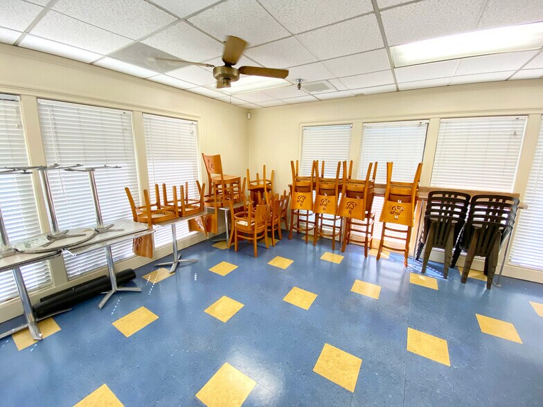 More Photos Of 2165 E Francisco Blvd, San Rafael Unknown For Lease