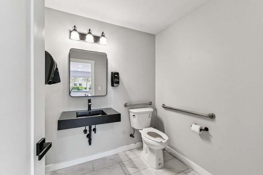 More Photos Of 830 W Kennedy Blvd, Tampa Apartments For Lease