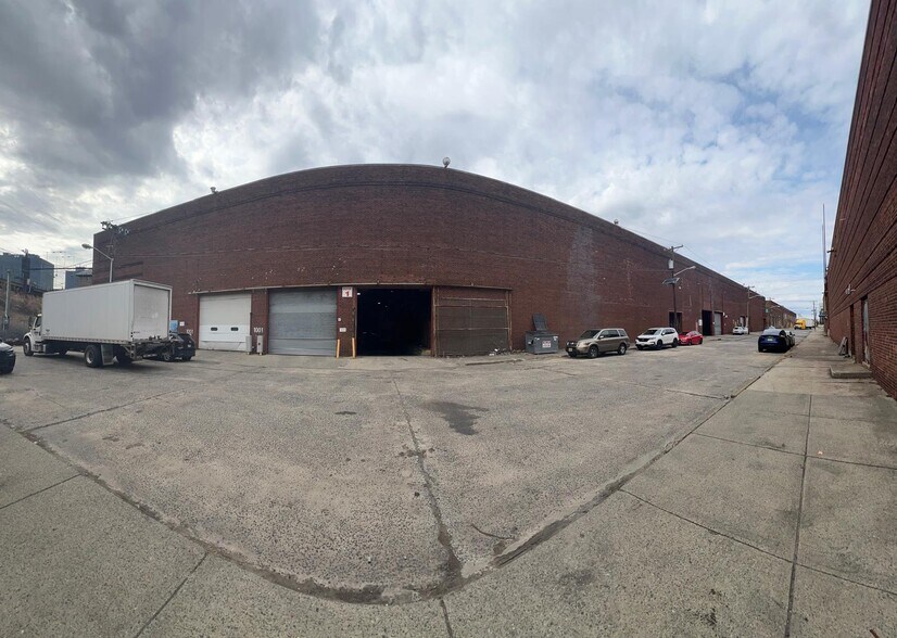 More Photos Of 1000 1st St, Harrison Warehouse For Lease