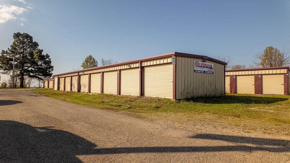 More Photos Of 101 Bingham st, Koshkonong Specialty For Sale