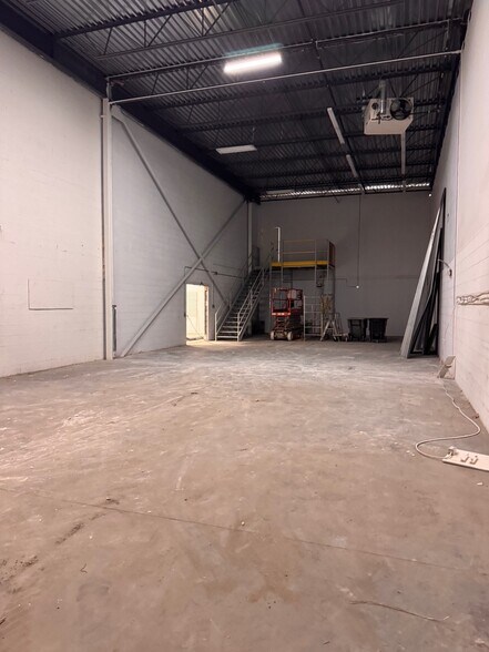 More Photos Of 1330 Rue Louis-Marchand, Beloeil Warehouse For Sale