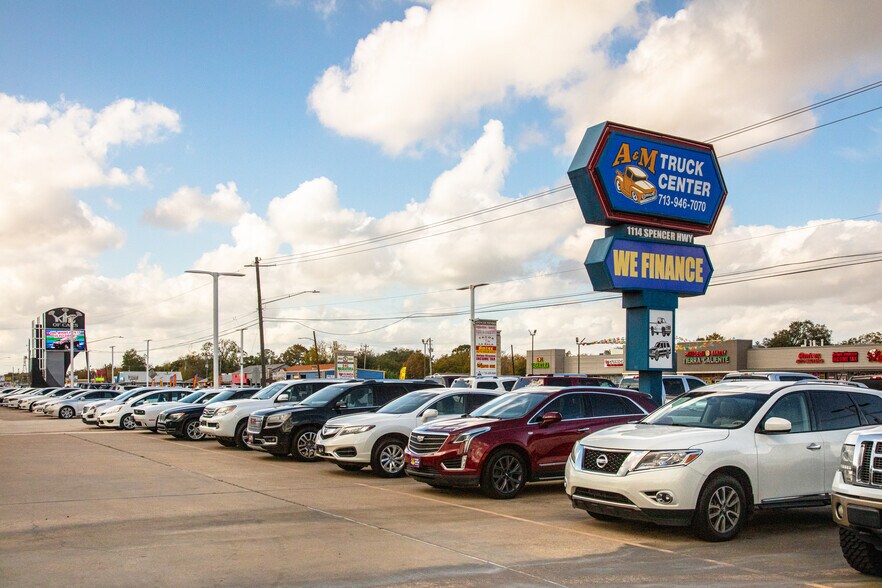 More Photos Of 1114 Spencer Hwy, South Houston Auto Dealership For Lease