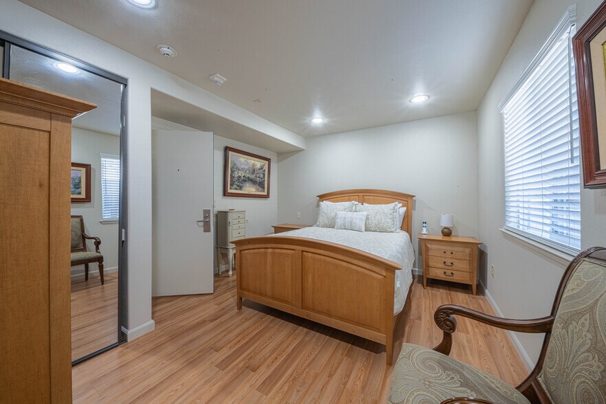 More Photos Of 6 S Wood St, Salinas Hotel For Sale