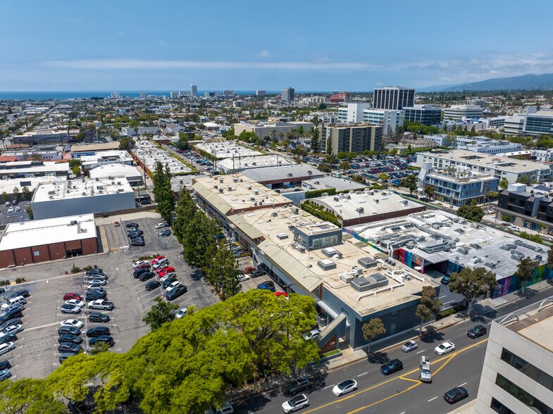 More Photos Of 1520-1528 Cloverfield Blvd, Santa Monica Loft Creative Space For Lease