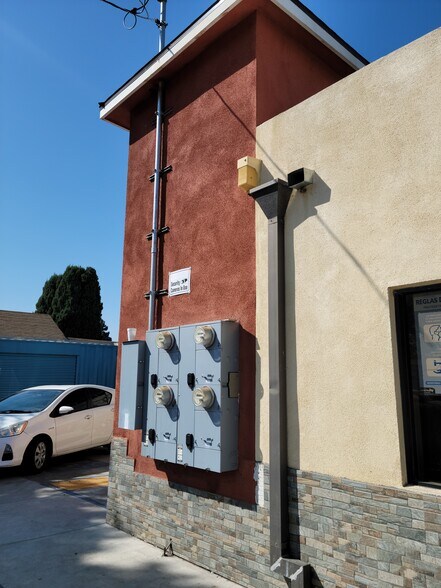 More Photos Of 1750-1754 E Florence Ave, Los Angeles Storefront For Lease